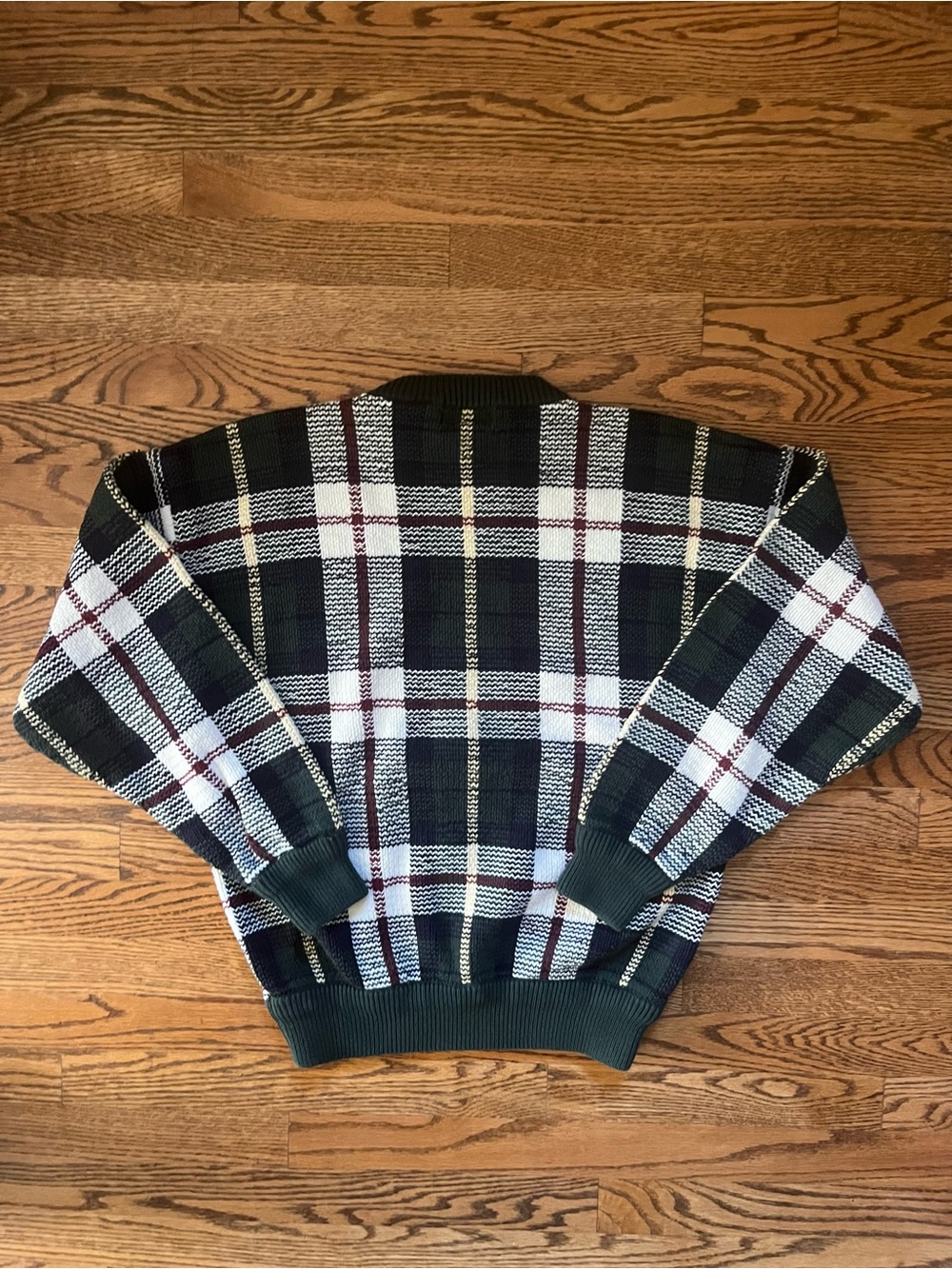 Izod Men's Dark Green Plaid Crewneck Sweater Sz. M 100% Cotton Preppy Classic - Picture 2 of 7